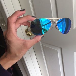 Ray- Ban Aviator blue mirrored sun glasses!